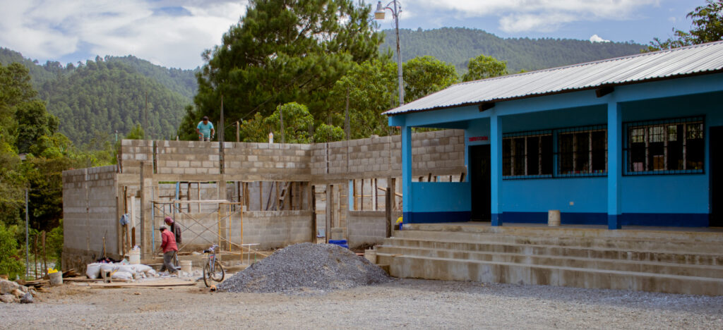 Classroom under construction at Vida Chijulha