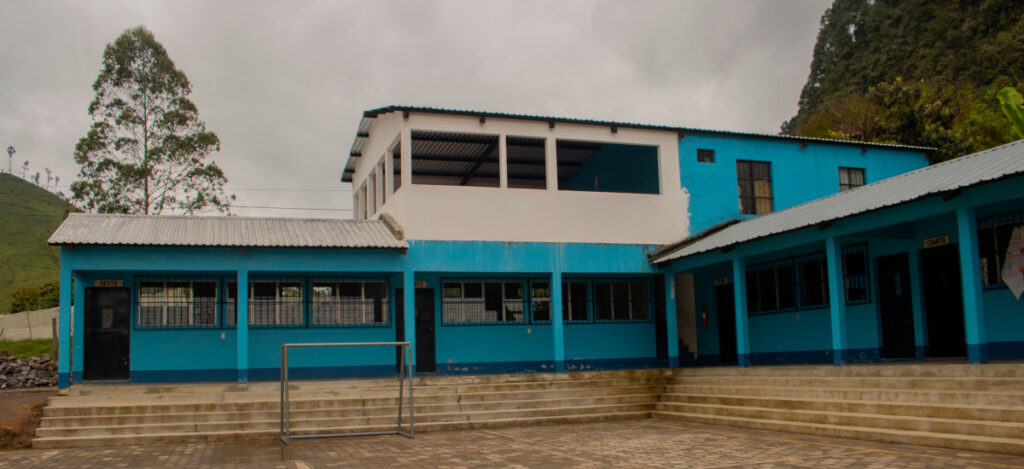 Completed construction of Vida Nueva Computer Lab